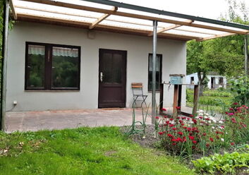 Erholungsgrundstück mit massivem Gartenhaus in Neubrandenburg